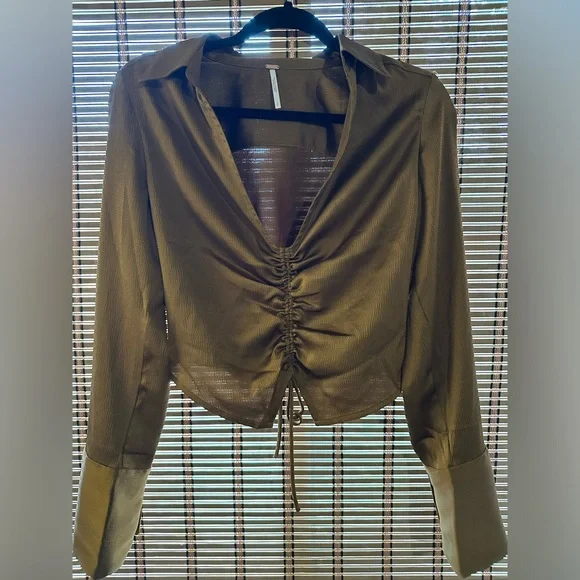 Elegant Copper Ruched Blouse - Picture 3 of 4